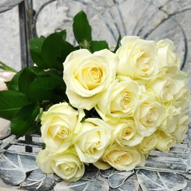 Букет из 15 белых роз Моника