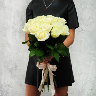 Букет из 15 белых роз Моника