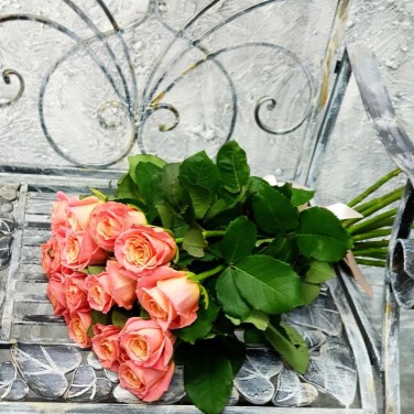 Букет из 19 коралловых роз Уверенность