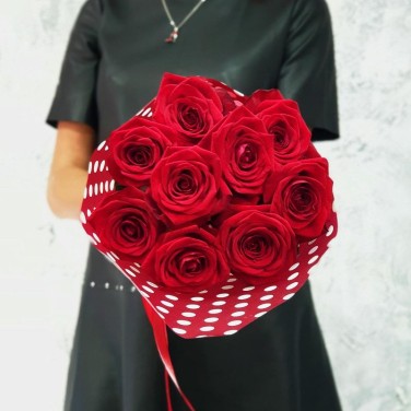 Букет из 9 красных роз Азарт