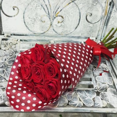 Букет из 9 красных роз Азарт