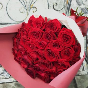 Букет из 31 красной розы Пылкость