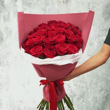 Букет из 31 красной розы Пылкость