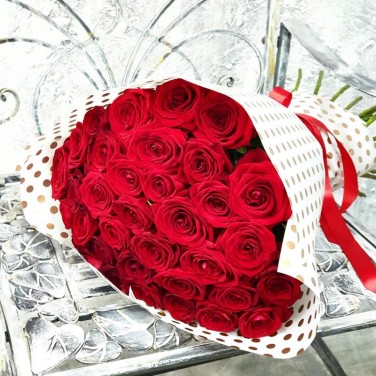 Букет из 35 красных роз Наслаждение Красным