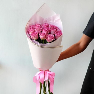 Букет из 19 розовых роз Забота о Тебе