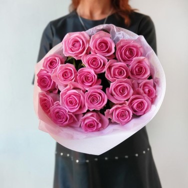 Букет из 19 розовых роз Забота о Тебе