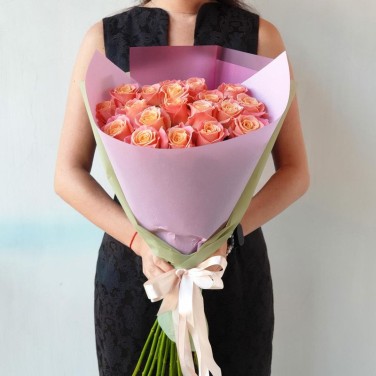 Букет из 21 розы Мисс Пигги Нежная