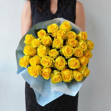 Букет из 31 желтой розы Сюрприз