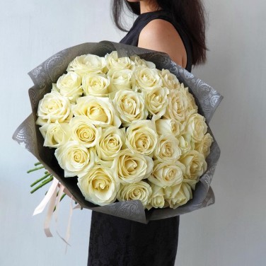 Букет из 25 белых роз Узоры