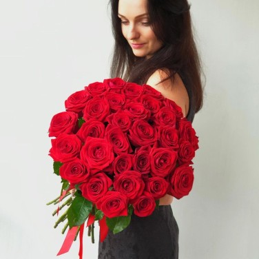 Букет из 31 красной розы