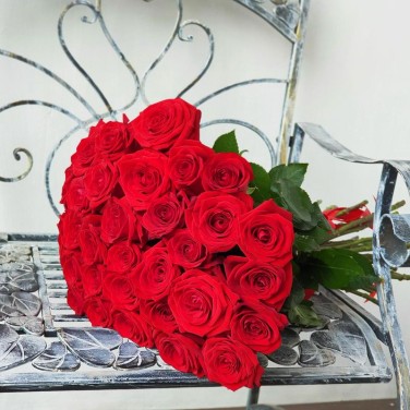 Букет из 31 красной розы