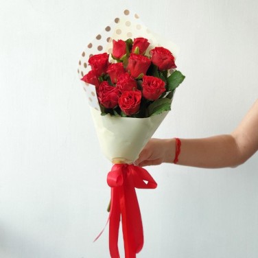 Букет из 11 алых роз