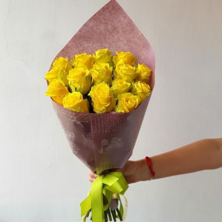 Букет из 15 желтых роз Светлые моменты