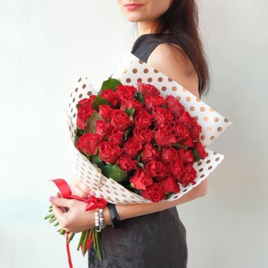 Букет из красных роз Алая любовь