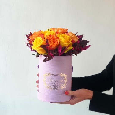 Букет из оранжевой розы в шляпной коробке