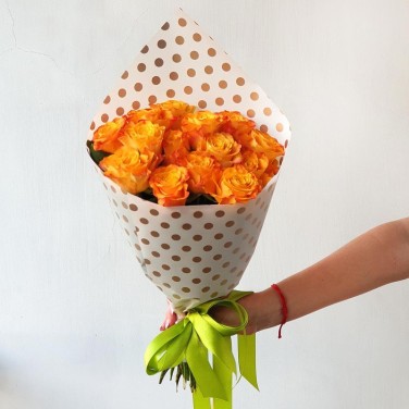 Букет из 15 оранжевых роз Горошек