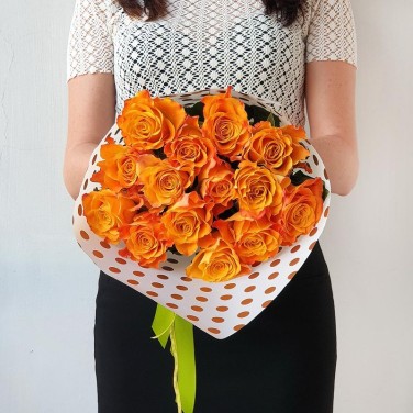 Букет из 15 оранжевых роз Горошек