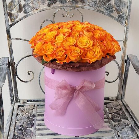 Оранжевые розы в шляпной коробке Рапсодия