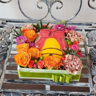 Композиция из роз, гвоздики с печеньем Колокольчик