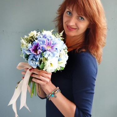 Свадебный букет из гортензии, роз, клематиса Голубая Лагуна