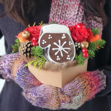 Новогодняя композиция Сладкая Варежка