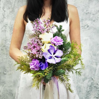 Свадебный букет из сирени, орхидеи, лунных гвоздик - Таинственная Незнакомка