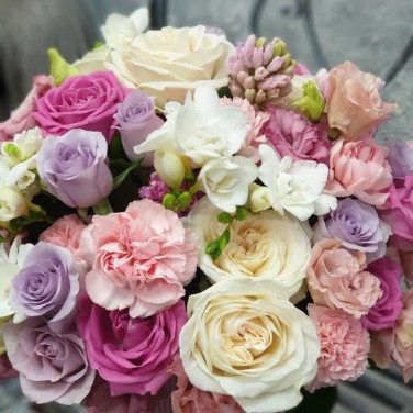 Шикарная шляпная коробка с розами, гиацинтами, фрезией - Утренний сад