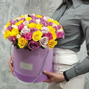 Шляпная коробка из 101 кенийской розы