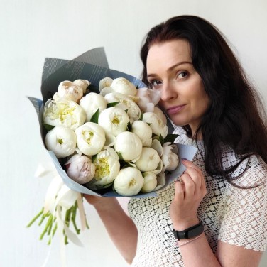 Моно-букет из 25 белых пионов - Безупречность