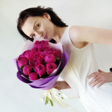 Букет из вишневых пионов Чувственность