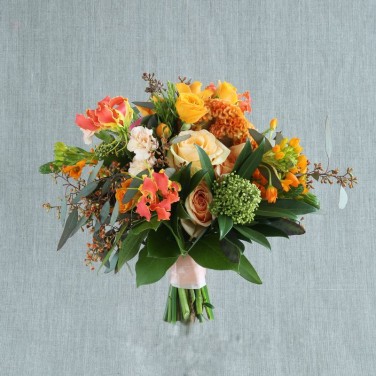 Яркий компактный букет