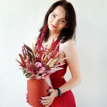 Шляпная коробка из сухоцветов Алые паруса