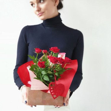 Милый конверт с розой и конфетками