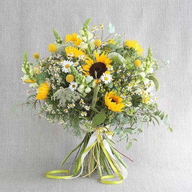 Авторский букет из подсолнухов, леувенбека, ромашек Сельский зной