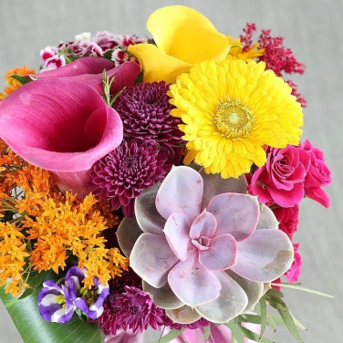 Яркий букет для экстравагантной невесты