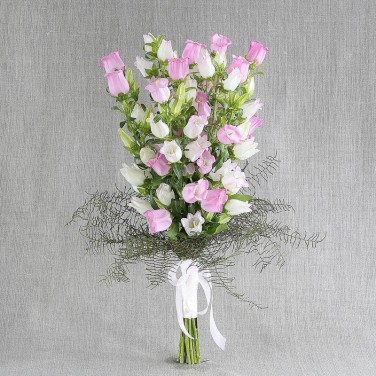 Моно-букет из колокольчиков