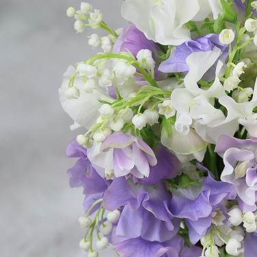 Нежный свадебный букет из латирусов