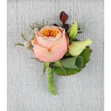 Бутоньерка пионовидная роза