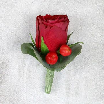 Бутоньерка красная роза
