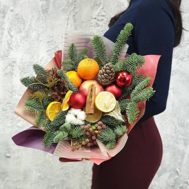 Зимний букет из фруктов, корицы и хлопка
