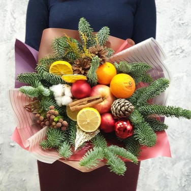 Зимний букет из фруктов, корицы и хлопка