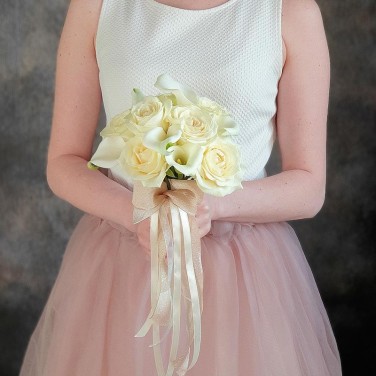 Букет невесты из белых калл и роз Сплетение вечности