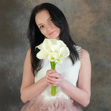 Стильный свадебный букет из белых калл