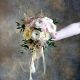 Нежный свадебный букет из ранункулюсов, астильбы и роз Магия Лютика