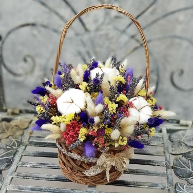 Корзина с сухоцветами хлопком, лагурусом