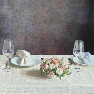 Свадебная композиция из живых цветов на стол