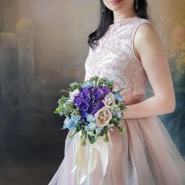 Букет невесты с гортензией, лунной розой и дельфиниумом Фагот