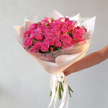 Букет из пионовидной розы в оригинальной упаковке Малиновый Секрет