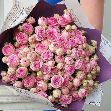 Букет из 15 кустовых пионовидных роз в оригинальной упаковке