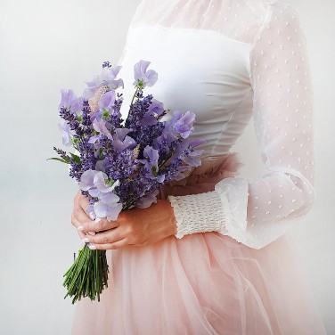 Букет невесты в стиле Прованс из латируса и лаванды